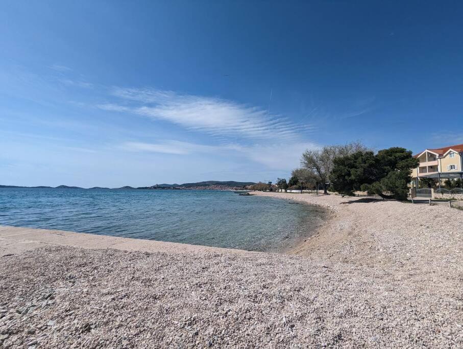 Zeezicht Appartement 50M From Beach 스리마 외부 사진
