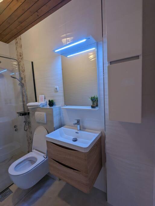 Zeezicht Appartement 50M From Beach 스리마 외부 사진