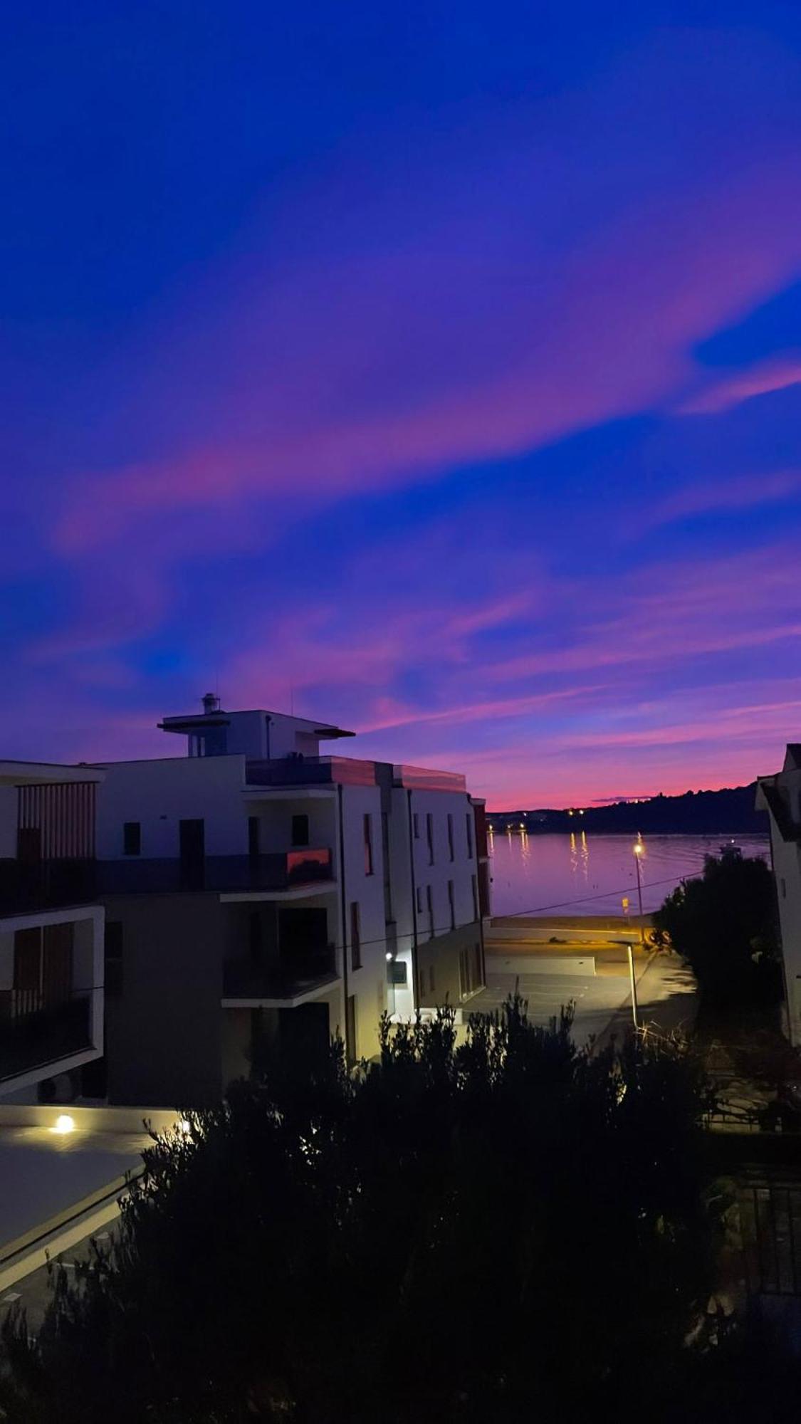 Zeezicht Appartement 50M From Beach 스리마 외부 사진